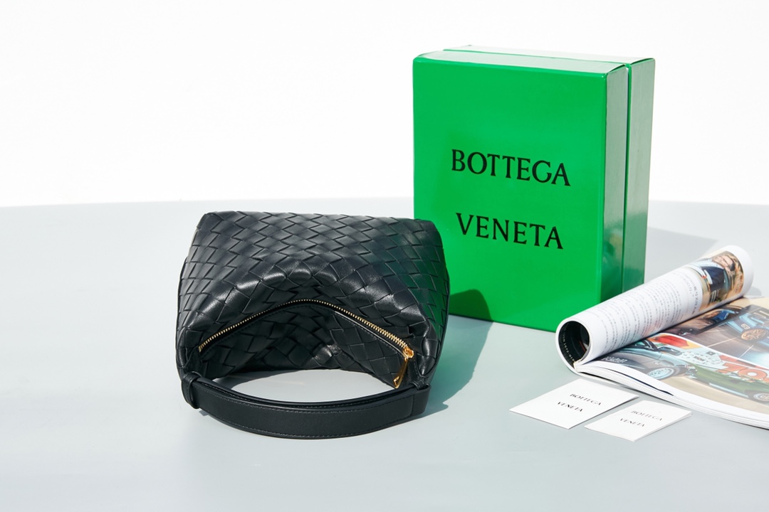 Bottega Veneta Hobo Bags